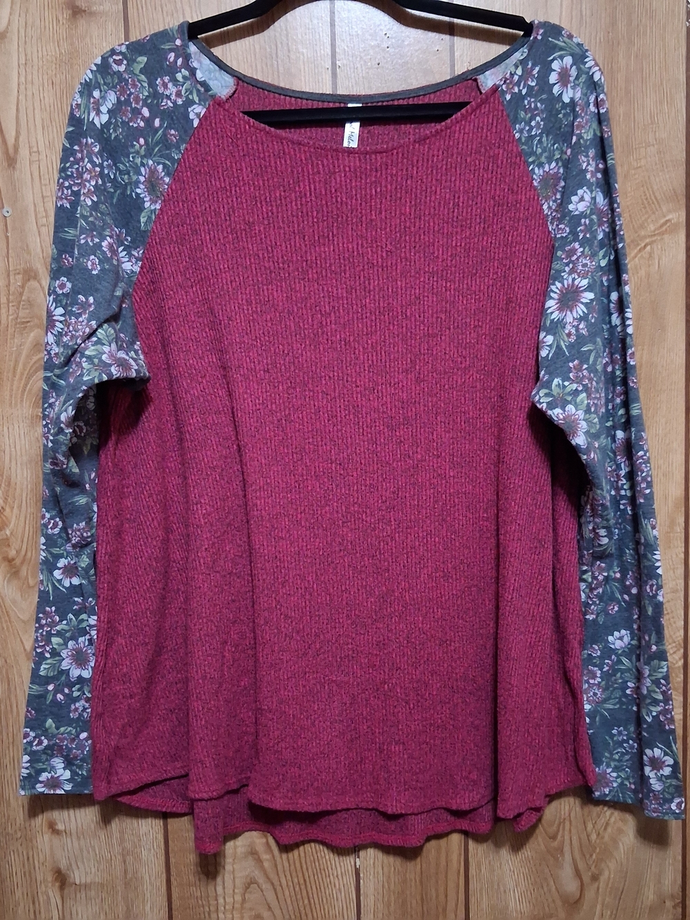 Floral Sleeve Top Long Sleeve Fuscia With Gray Floral 1X Cabin Core Comfy